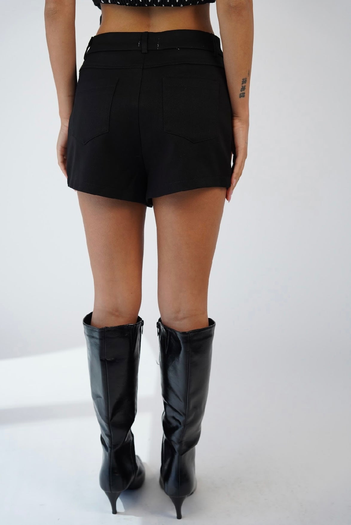 מכנס קצר מחויט ליאם