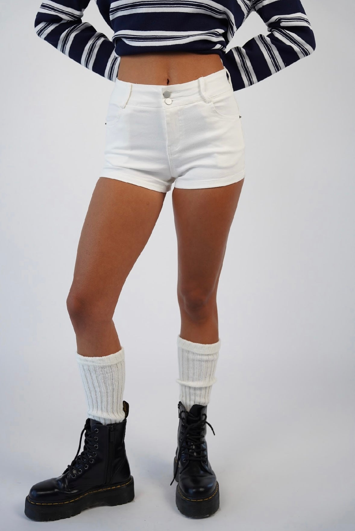 ג׳ינס קצר נואה