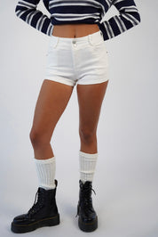 ג׳ינס קצר נואה