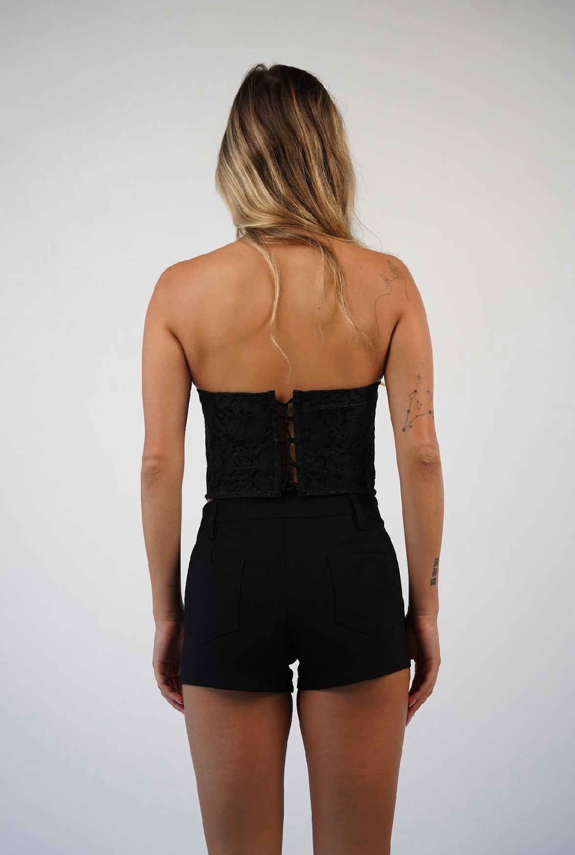 מחוך תחרה וסאטן אדריאן