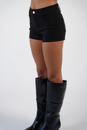 מכנס קצר מחויט דומיניק