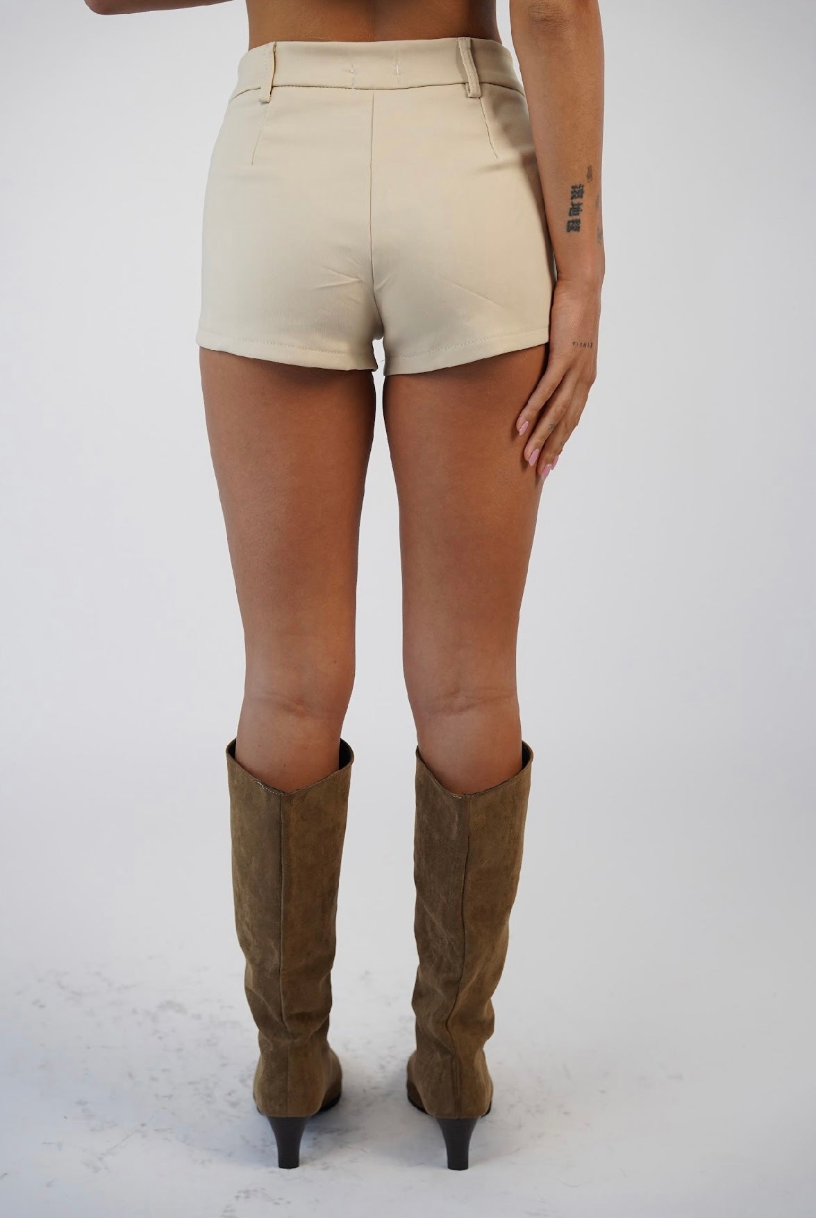 מכנס קצר מחויט לוקאס