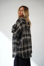 חולצה מכופתרת עם כובע נטליה