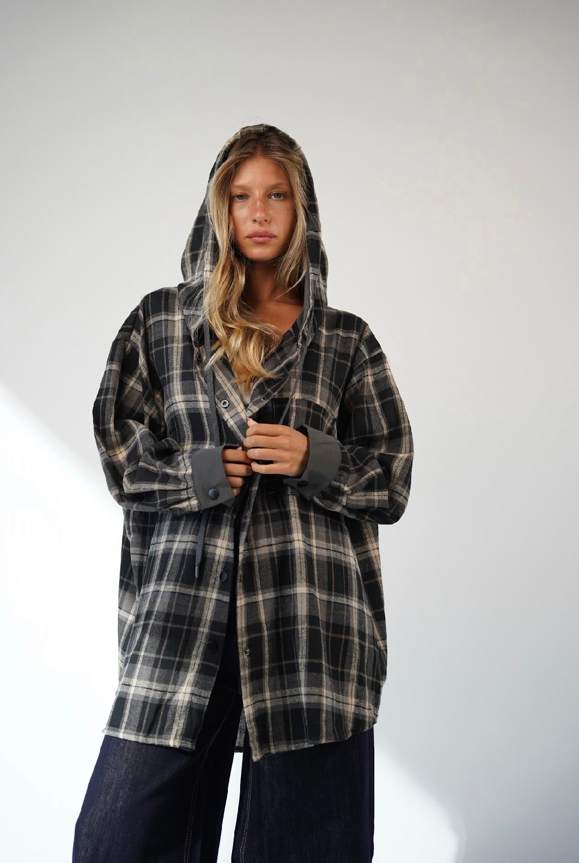 חולצה מכופתרת עם כובע נטליה