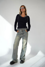 חולצת ריילי עם כובע