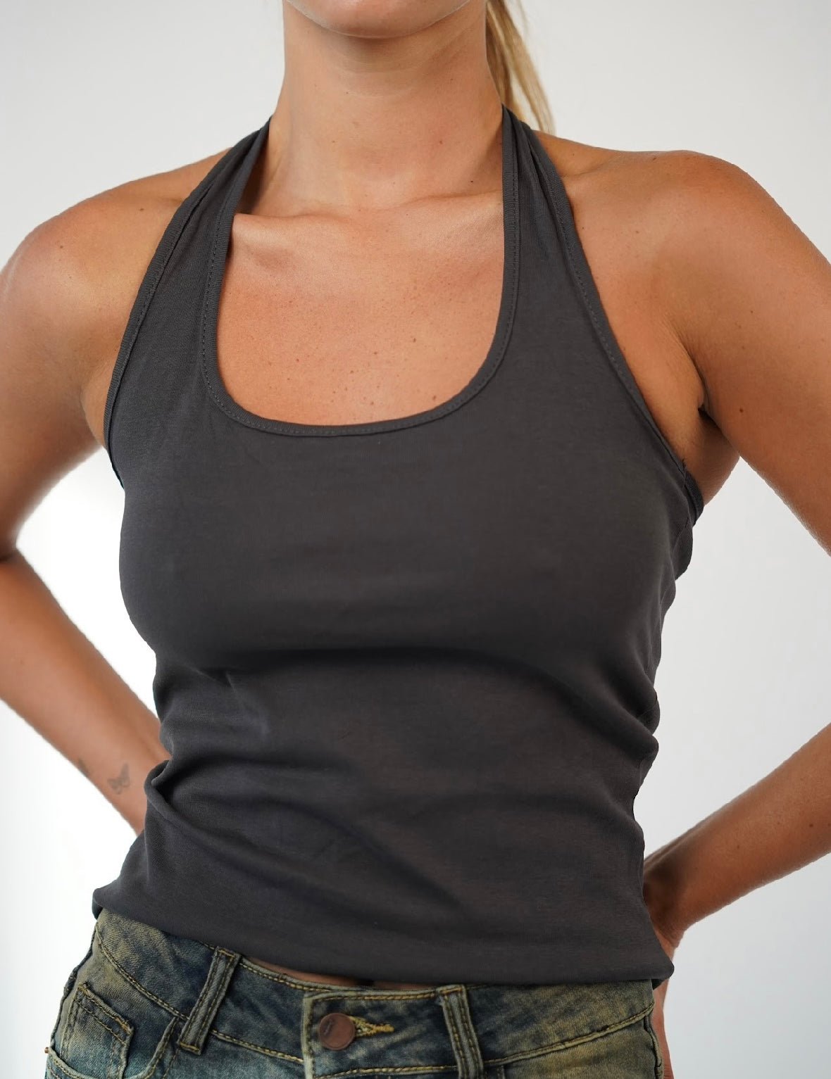 גופייה עם גב חשוף לוסי