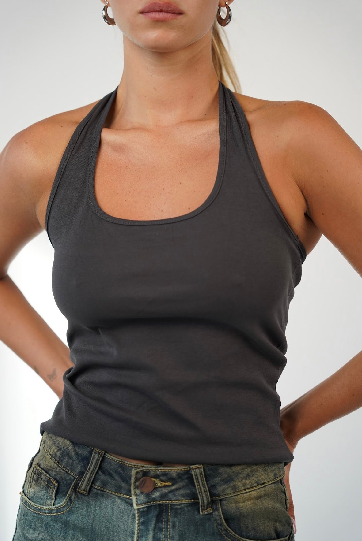 גופייה עם גב חשוף לוסי