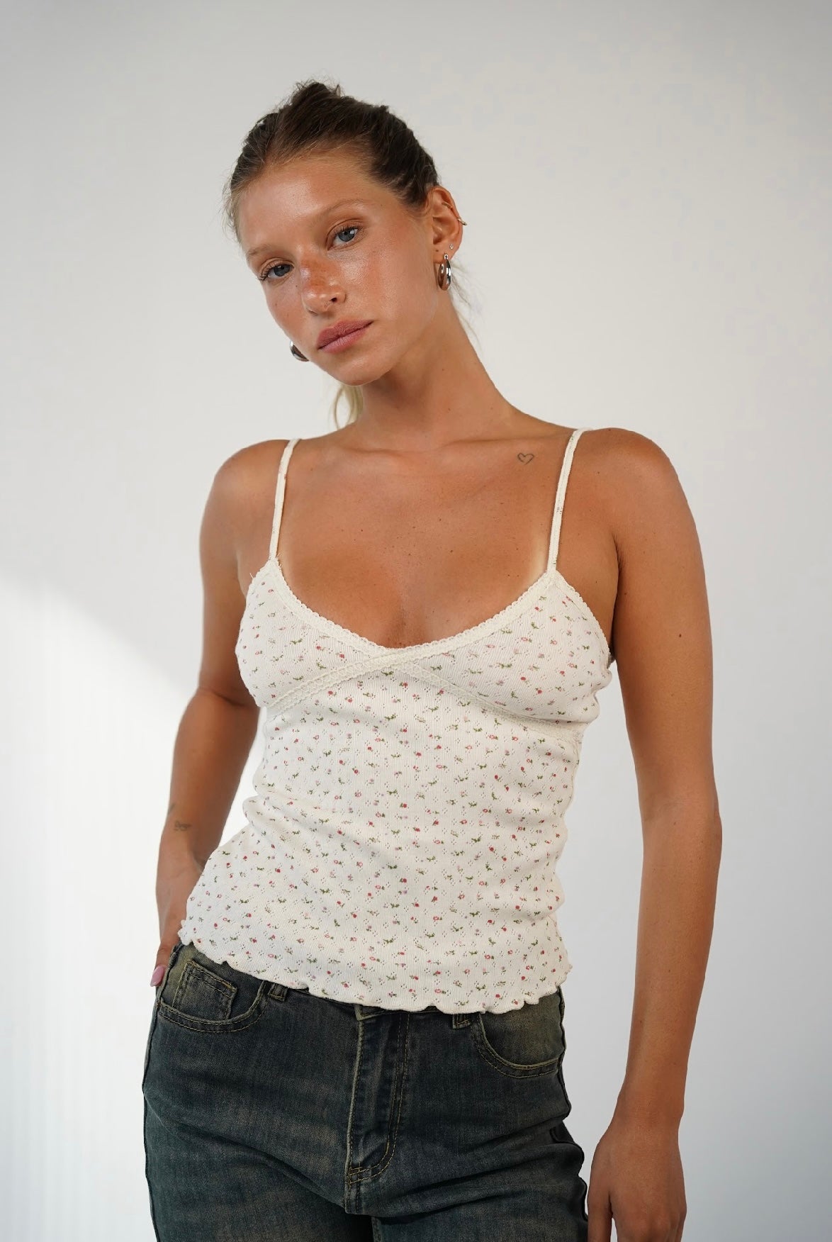 גופייה פרחונית יוליה