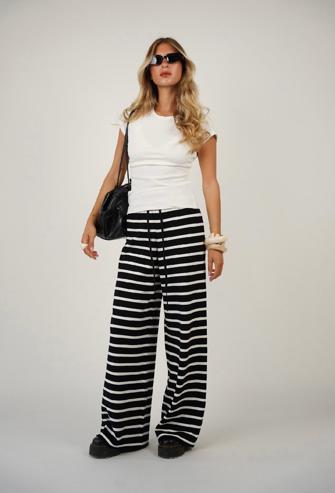 חולצת בייסיק שרוול קצר ויקי