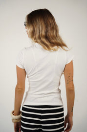 חולצת בייסיק שרוול קצר ויקי