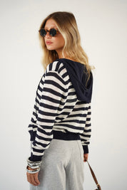 ג׳קט סריג פסים עם כובע אית׳ן