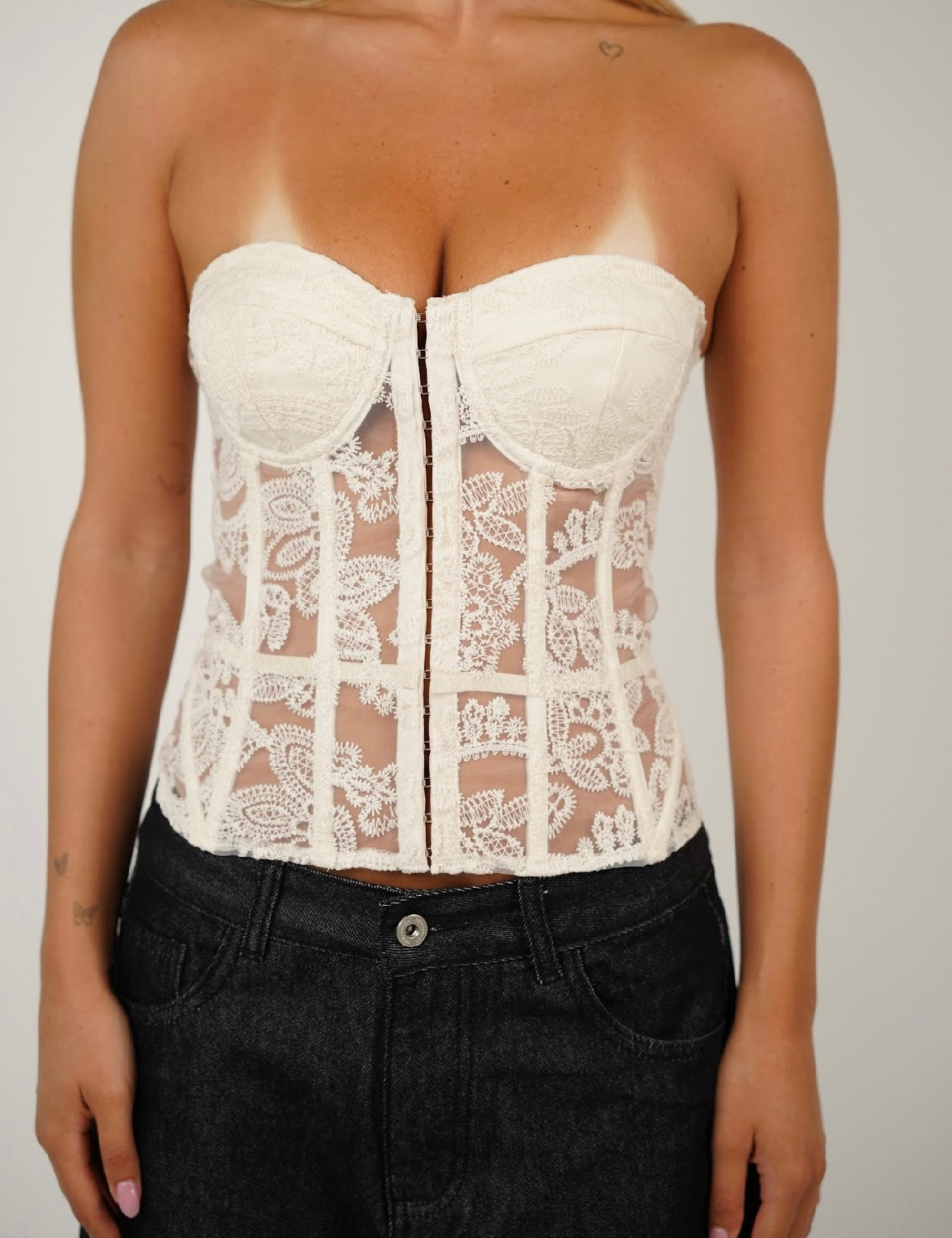 מחוך סטרפלס תחרה איימי