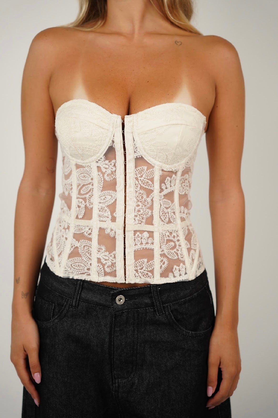 מחוך סטרפלס תחרה איימי