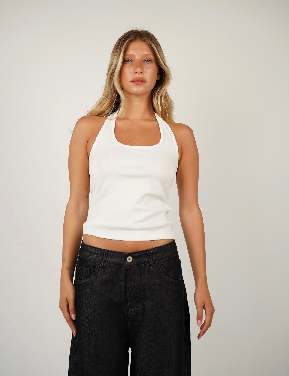 גופייה עם גב חשוף לוסי