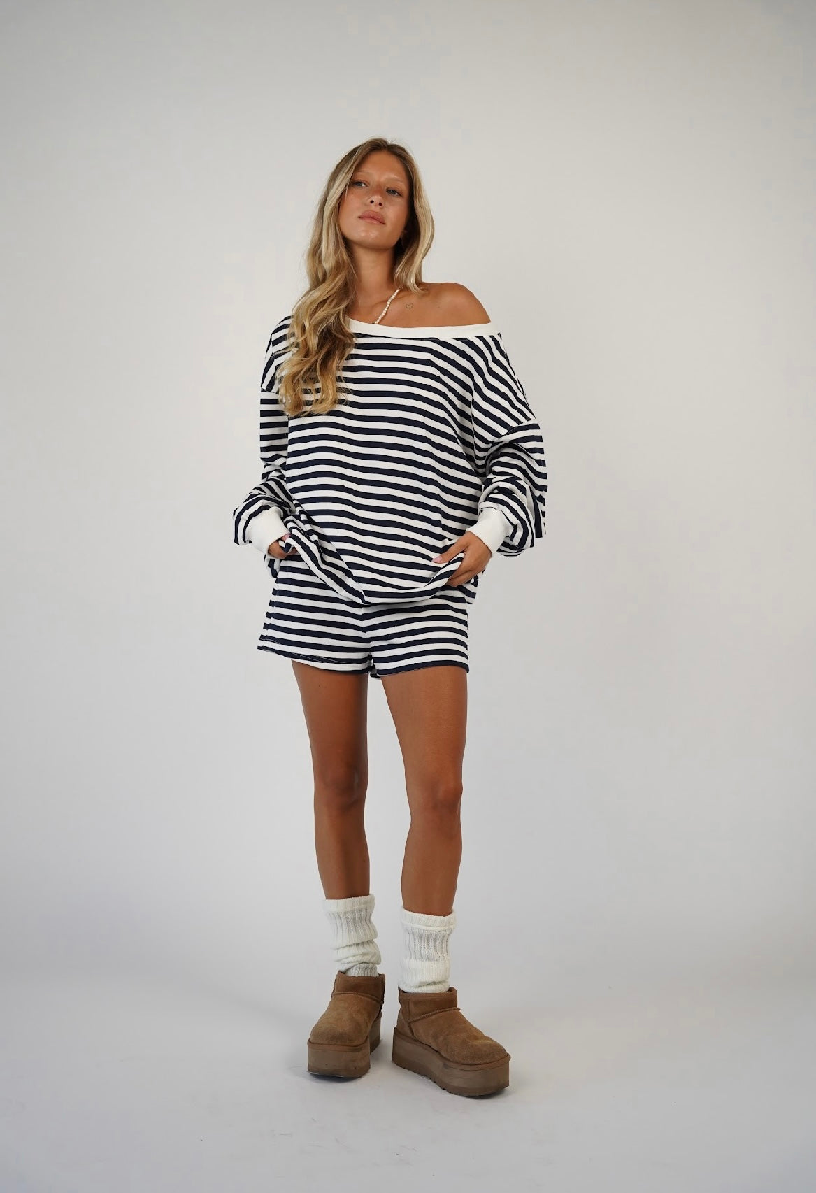 חליפת פסים נעמי