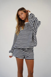 חליפת פסים נעמי