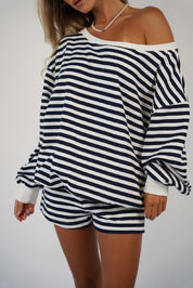 חליפת פסים נעמי