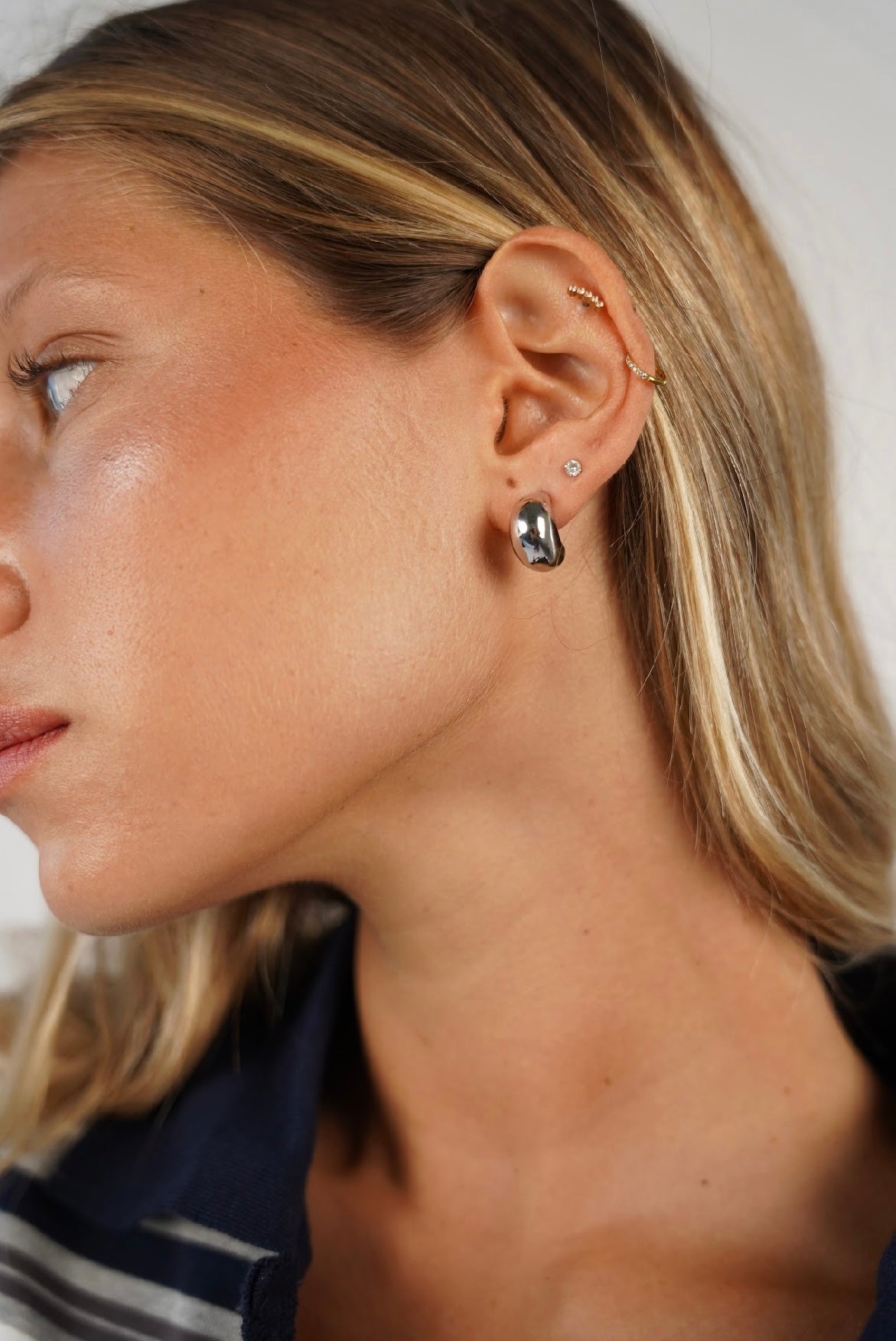 עגיל חישוק קטן קווין