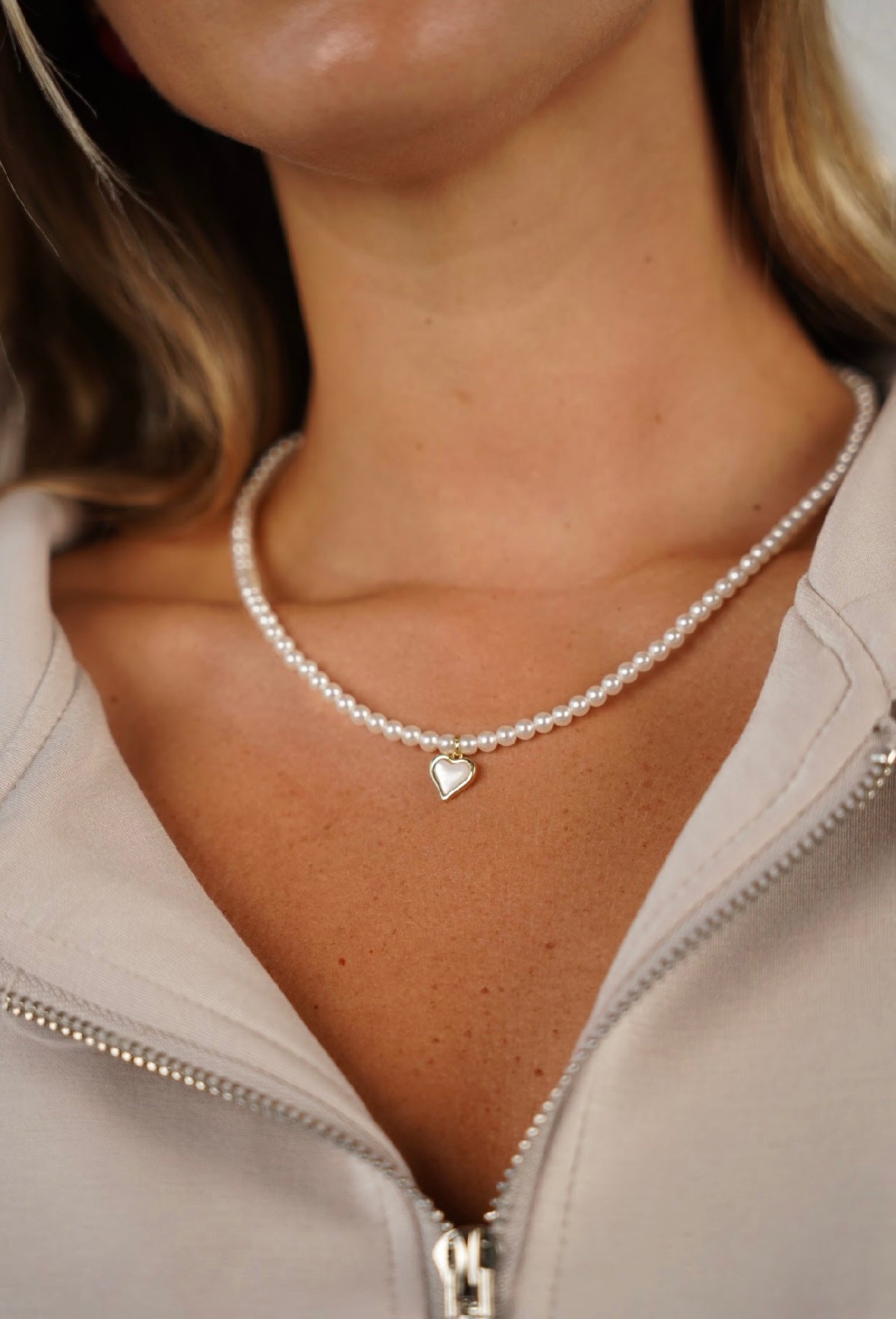 שרשרת פנינים עם לב אמור