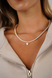 שרשרת פנינים עם לב אמור