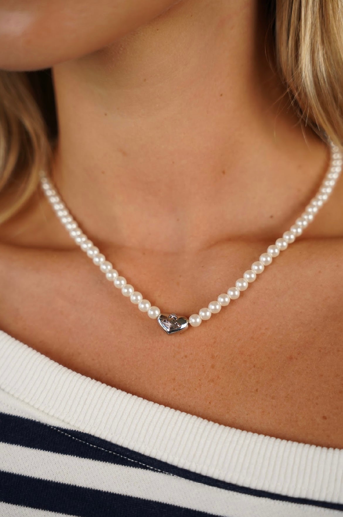 שרשרת פנינים עם לב ליאן