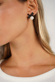 עגיל פנינה עם פפיון ברונו