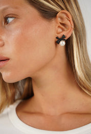 עגיל פנינה עם פפיון ברונו