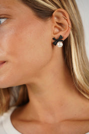 עגיל פנינה עם פפיון ברונו